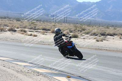 media/Dec-01-2025-Moto Forza (Mon) [[2daa91e15f]]/3-Beginner Group/Session 3 (Turn 16 Inside)/